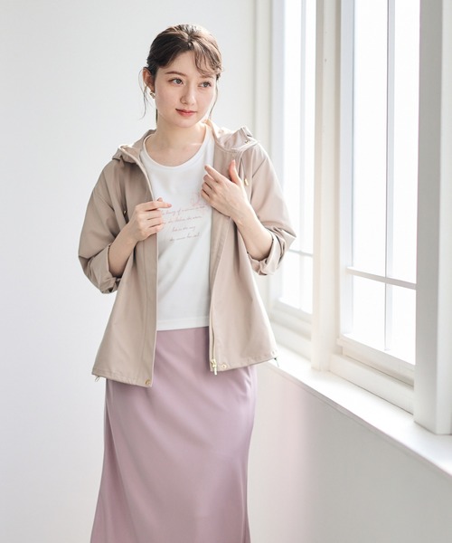 12Twelve Agenda（トゥエルブ　アジェンダ）の「撥水裾ドロストマウンテンパーカー（マウンテンパーカー・レディース・ベージュ/チャコールグレー・M）」の13枚目の写真