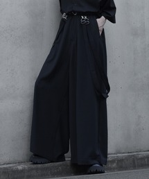 cussil（クシル）の「スラックス（スラックス）」