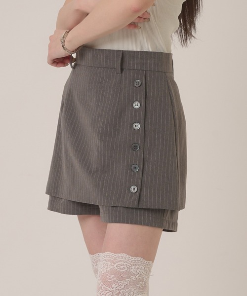 hazyl(ヘイジル)の「button design skort/ボタンデザインスカパン(スカート・レディース・グレー/ネイビー・MEDIUM/SMALL)」の1枚目の写真