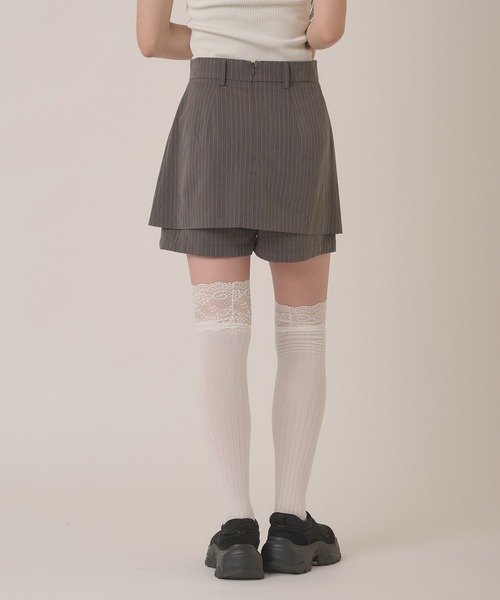hazyl(ヘイジル)の「button design skort/ボタンデザインスカパン(スカート・レディース・グレー/ネイビー・MEDIUM/SMALL)」の5枚目の写真