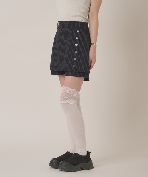 hazyl(ヘイジル)の「button design skort/ボタンデザインスカパン(スカート・レディース・グレー/ネイビー・MEDIUM/SMALL)」の12枚目の写真