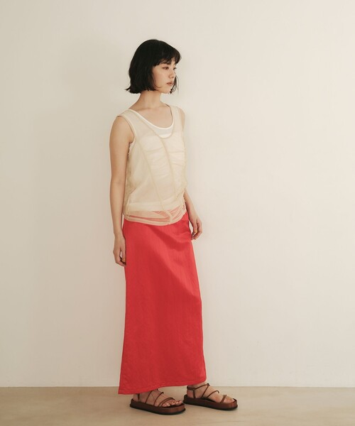 EMMEL REFINES(エメルリファインズ)の「<EMMEL REFINES>EM サテン ナロー スカート(スカート・レディース・ナチュラル/レッド・S/M)」の1枚目の写真