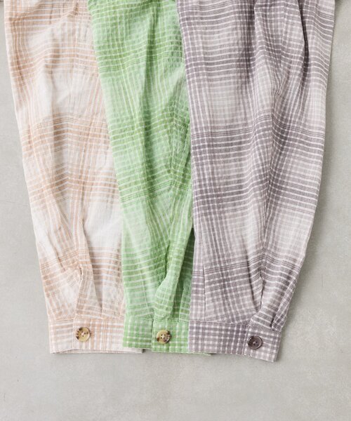 CIAOPANIC TYPY(チャオパニックティピー)の「【着心地◎】ユニセックス/シアサッカーフェードチェックシャツ(シャツ/ブラウス・メンズ・グリーン/ベージュ/グレー・MEDIUM/LARGE)」の4枚目の写真