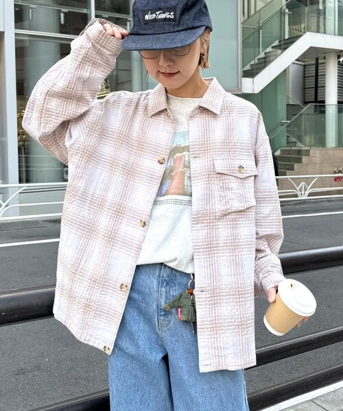 CIAOPANIC TYPY(チャオパニックティピー)の「【着心地◎】ユニセックス/シアサッカーフェードチェックシャツ(シャツ/ブラウス・メンズ・グリーン/ベージュ/グレー・MEDIUM/LARGE)」の10枚目の写真