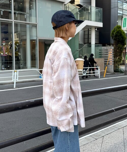 CIAOPANIC TYPY(チャオパニックティピー)の「【着心地◎】ユニセックス/シアサッカーフェードチェックシャツ(シャツ/ブラウス・メンズ・グリーン/ベージュ/グレー・MEDIUM/LARGE)」の12枚目の写真