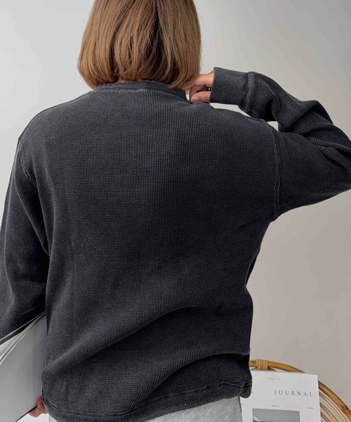 AS KNOW AS plus(アズノゥアズプラス)の「〇ワッフル ヘンリーネック 長袖Tシャツ 【UNISEX ITEM】(Tシャツ/カットソー・レディース・ブラック/ネイビー系/ブラック系・FREE)」の7枚目の写真