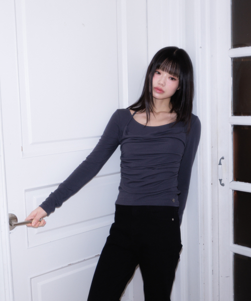 ROSEFRANTZ（ロゼフランツ）の「Drape Layered Halter Long Sleeve [Charcoal]（Tシャツ/カットソー・レディース・チャコールグレー・OS）」の9枚目の写真
