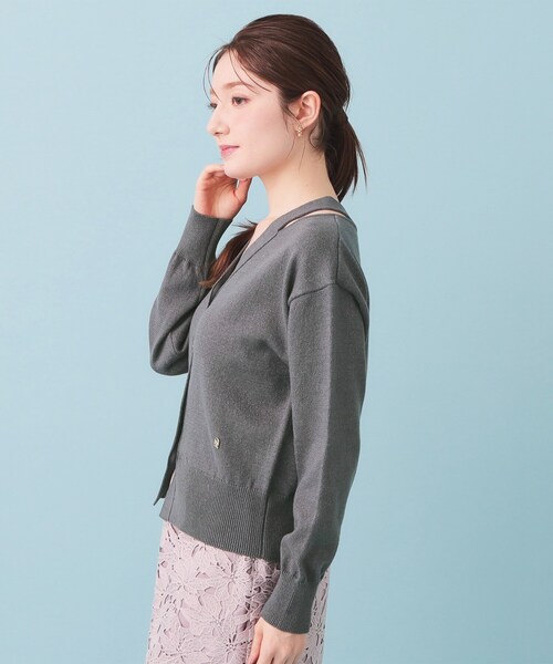 index(インデックス)の「ラメリリースリットVネックカーディガン【洗濯機OK】(カーディガン/ボレロ・レディース・ピンク系1/オフホワイト/チャコールグレー/ブルー・00)」の22枚目の写真