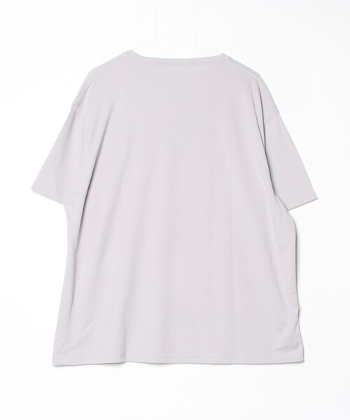 ROARK REVIVAL(ロアークリバイバル)の「【ROARK】"LABEL POCKET" DriRelease TEE(Tシャツ/カットソー・メンズ・グレー・LARGE/MEDIUM/X-LARGE)」の4枚目の写真