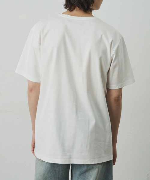 COLONY 2139(コロニートゥーワンスリーナイン)の「スマートクルーネック半袖Tシャツ(Tシャツ/カットソー・メンズ・ホワイト/ブラック/チャコールグレー・LARGE/MEDIUM/SMALL)」の5枚目の写真