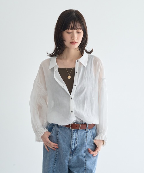 Editt by YECCA VECCA（エディットバイイェッカヴェッカ）の「【尾崎紗代子さん着用】綿麻シアーボリュームギャザーシャツ（シャツ/ブラウス・レディース・オフホワイト/ネイビー/オレンジ・FREE）」の2枚目の写真