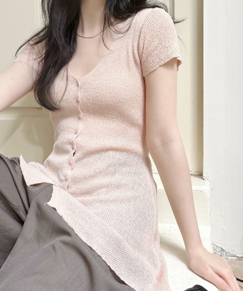 Ada.（エイダ）の「Vネック コンパクト フロントボタン フレア ニット トップス（ニット/セーター・レディース・ブラック/ピンク/ホワイト・FREE）」の3枚目の写真