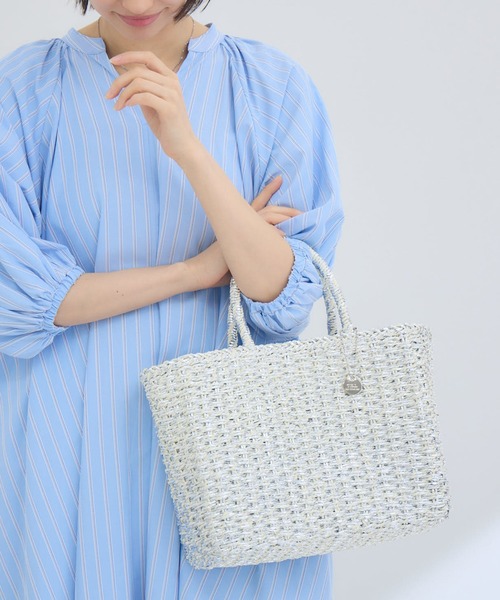 KATHARINE ROSS（キャサリンロス）の「【KATHARINE ROSS】【WEB限定】メタリック×ペーパートートバッグ（トートバッグ・レディース・ブラック/シルバー/ゴールド・MEDIUM）」の2枚目の写真