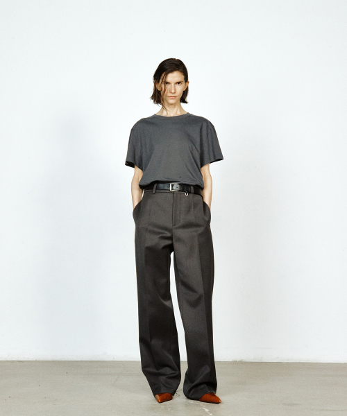 YUJI(ユジ)の「WOMENS YUJI SIGNATURE TROUSERS GREY(スラックス・レディース・グレー・SMALL/MEDIUM)」の2枚目の写真