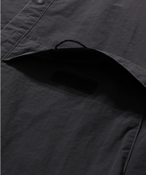 MOIF（モイフ）の「[SS26] RIDGE TRAIL H/S SHIRT / CHARCOAL（シャツ/ブラウス・メンズ・その他・1(S)/2(M)/3(L)）」の2枚目の写真