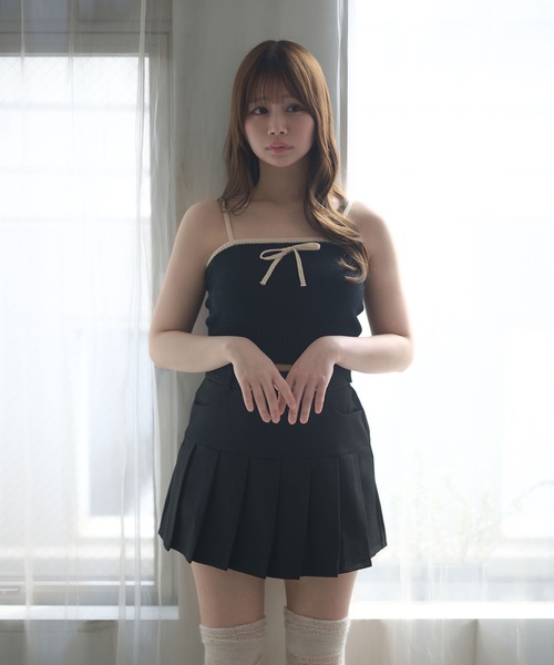 M DOLLY(エムドリー)の「Bicolor ribbon ellis knit camisole / バイカラーエリスリボンニットキャミソール(キャミソール・レディース・ホワイト/ベージュ/ブラック・FREE)」の11枚目の写真