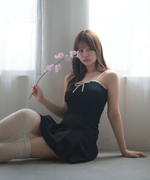 M DOLLY(エムドリー)の「Bicolor ribbon ellis knit camisole / バイカラーエリスリボンニットキャミソール(キャミソール・レディース・ホワイト/ベージュ/ブラック・FREE)」の16枚目の写真