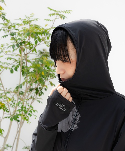 LAKOLE(ラコレ)の「【UV/接触冷感】ポケッタブルパーカー / 668112(アウトドアグッズ・レディース・アイボリー/ブラック・FREE)」の4枚目の写真