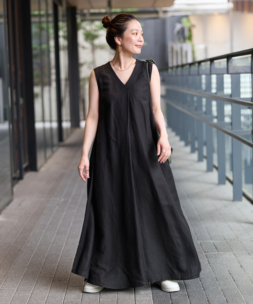 B.C STOCK(ベーセーストック)の「《追加8》手洗い可 / リネンレーヨンスリーブレスワンピース(ワンピース・レディース・ブルー/ブラック/レッド/ブラウン/コバルトブルー・MEDIUM/SMALL)」の6枚目の写真