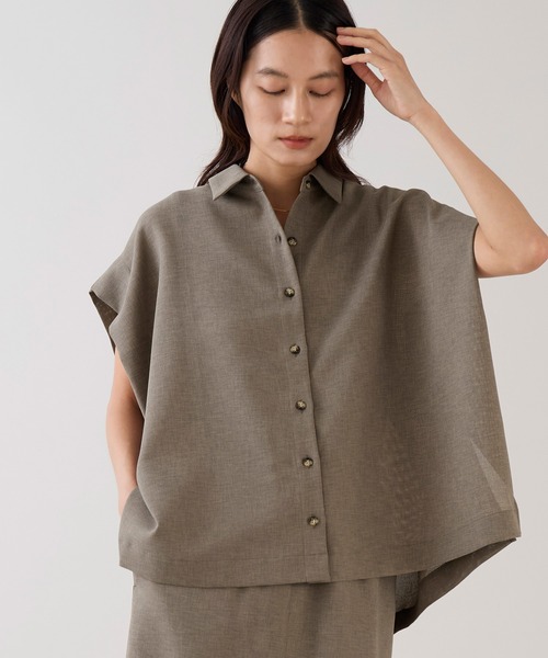 marmors(マルモア)の「【marmors】ショルダータックフレアシャツ〈セットアップ対応〉(シャツ/ブラウス・レディース・ブラック/ベージュ・36)」の1枚目の写真