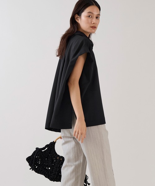 marmors(マルモア)の「【marmors】ショルダータックフレアシャツ〈セットアップ対応〉(シャツ/ブラウス・レディース・ブラック/ベージュ・36)」の10枚目の写真