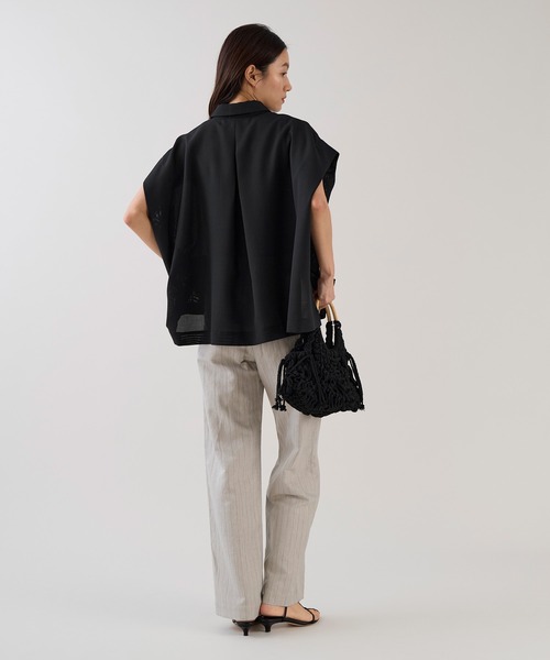 marmors(マルモア)の「【marmors】ショルダータックフレアシャツ〈セットアップ対応〉(シャツ/ブラウス・レディース・ブラック/ベージュ・36)」の16枚目の写真