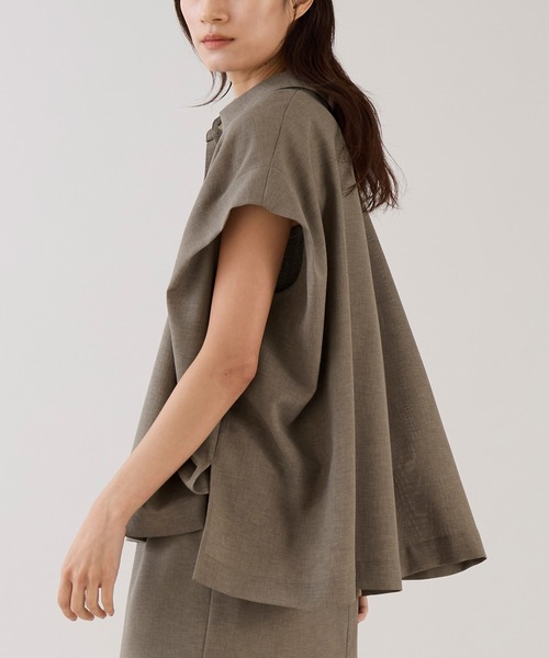 marmors(マルモア)の「【marmors】ショルダータックフレアシャツ〈セットアップ対応〉(シャツ/ブラウス・レディース・ブラック/ベージュ・36)」の5枚目の写真