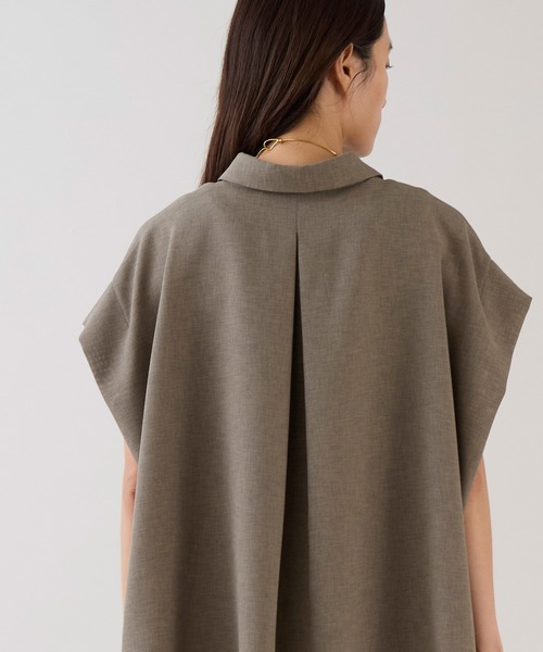 marmors(マルモア)の「【marmors】ショルダータックフレアシャツ〈セットアップ対応〉(シャツ/ブラウス・レディース・ブラック/ベージュ・36)」の6枚目の写真