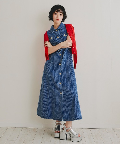 REDYAZEL(レディアゼル)の「レーザーカットデニムロングシャツワンピース(ワンピース・レディース・ホワイト/ネイビー/サックスブルー・SMALL/MEDIUM)」の17枚目の写真