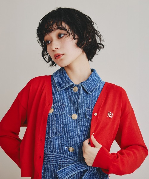 REDYAZEL(レディアゼル)の「レーザーカットデニムロングシャツワンピース(ワンピース・レディース・ホワイト/ネイビー/サックスブルー・SMALL/MEDIUM)」の14枚目の写真