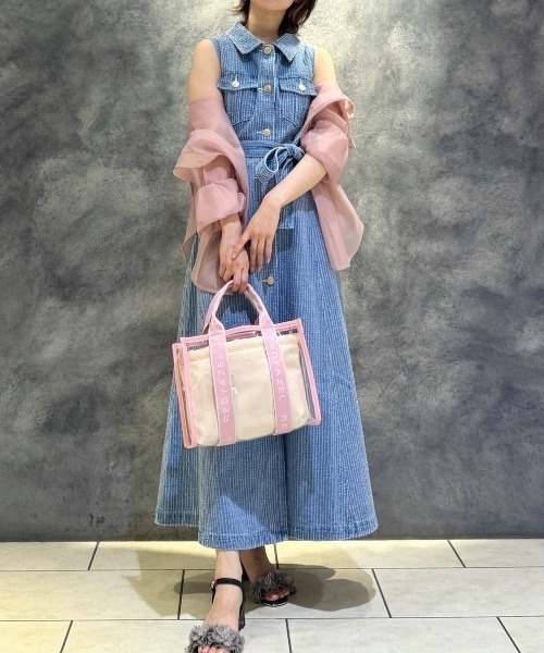 REDYAZEL(レディアゼル)の「レーザーカットデニムロングシャツワンピース(ワンピース・レディース・ホワイト/ネイビー/サックスブルー・SMALL/MEDIUM)」の6枚目の写真