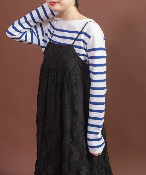 Dot&Stripes CHILD WOMAN(ドットアンドストライプス チャイルドウーマン)の「シアーフラワーカットジャカードキャミワンピース(ワンピース・レディース・ブラック・FREE)」の4枚目の写真