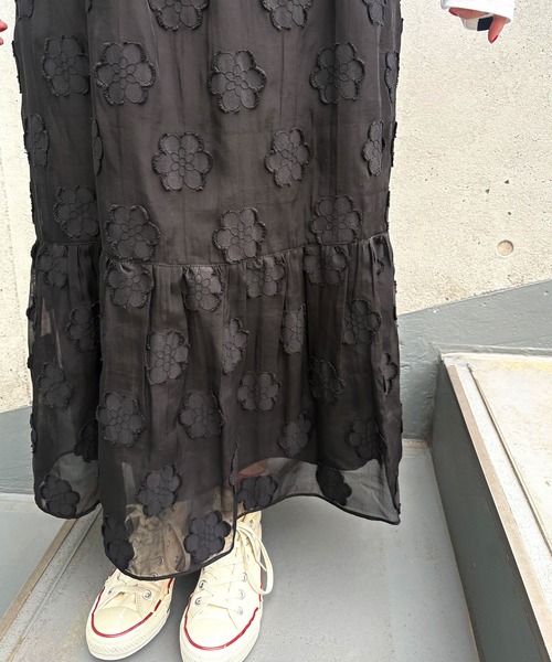 Dot&Stripes CHILD WOMAN(ドットアンドストライプス チャイルドウーマン)の「シアーフラワーカットジャカードキャミワンピース(ワンピース・レディース・ブラック・FREE)」の11枚目の写真