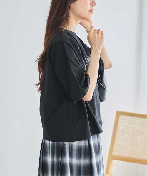 LAVEANGE(ラビアンジェ)の「ワイドシルエットロゴTシャツ|大人カジュアル/こなれ感 / 抜け感/オーバーサイズ/ゆるシルエット/半袖(Tシャツ/カットソー・レディース・オフホワイト/ブラック/ブラウン・4L/3L/LL/M/5L)」の18枚目の写真