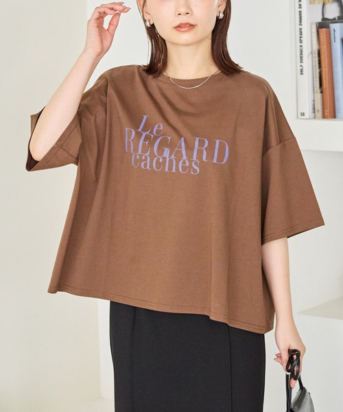 LAVEANGE(ラビアンジェ)の「ワイドシルエットロゴTシャツ|大人カジュアル/こなれ感 / 抜け感/オーバーサイズ/ゆるシルエット/半袖(Tシャツ/カットソー・レディース・オフホワイト/ブラック/ブラウン・4L/3L/LL/M/5L)」の10枚目の写真
