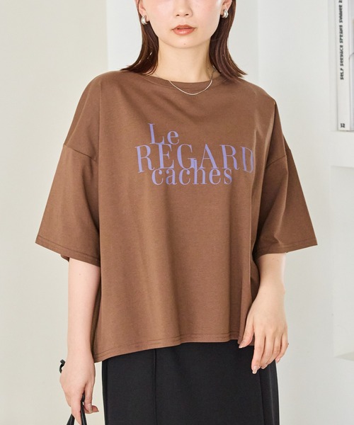 LAVEANGE(ラビアンジェ)の「ワイドシルエットロゴTシャツ|大人カジュアル/こなれ感 / 抜け感/オーバーサイズ/ゆるシルエット/半袖(Tシャツ/カットソー・レディース・オフホワイト/ブラック/ブラウン・4L/3L/LL/M/5L)」の9枚目の写真