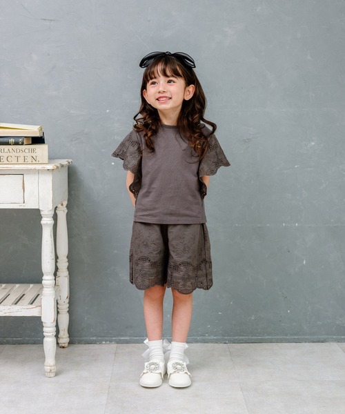 Rora(ローラ)の「カラハナ トップス(Tシャツ/カットソー・キッズ・チャコールグレー・110cm/120cm/150cm)」の10枚目の写真