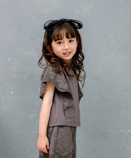 Rora(ローラ)の「カラハナ トップス(Tシャツ/カットソー・キッズ・チャコールグレー・110cm/120cm/150cm)」の9枚目の写真