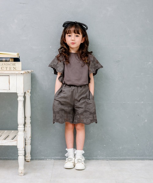 Rora(ローラ)の「カラハナ トップス(Tシャツ/カットソー・キッズ・チャコールグレー・110cm/120cm/150cm)」の7枚目の写真