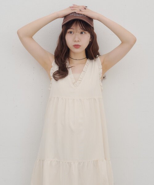 DISCOAT(ディスコート)の「【umm./WEB限定】裾レースノースリワンピース(ワンピース・レディース・ブラック/サックスブルー/アイボリー・FREE)」の5枚目の写真