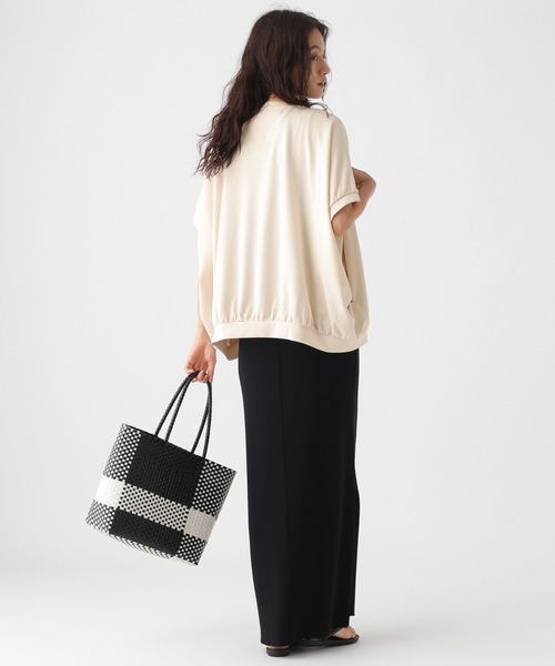 Elura(エルーラ)の「冷感Vネックプルオーバー/1045980(Tシャツ/カットソー・レディース・チャコールグレー/モカ/オフホワイト・FREE)」の5枚目の写真