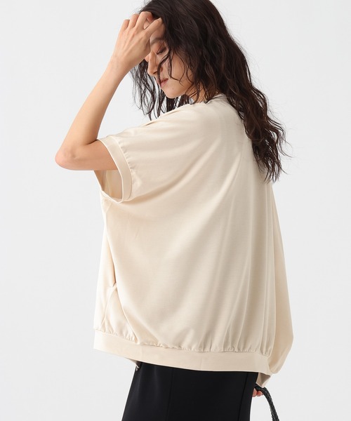 Elura(エルーラ)の「冷感Vネックプルオーバー/1045980(Tシャツ/カットソー・レディース・チャコールグレー/モカ/オフホワイト・FREE)」の6枚目の写真