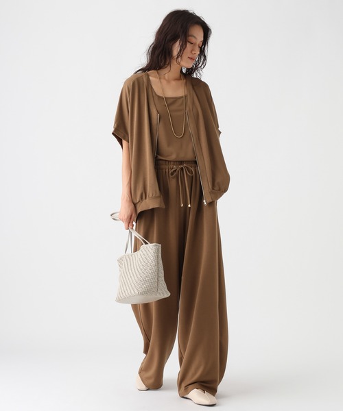 Elura(エルーラ)の「冷感Vネックプルオーバー/1045980(Tシャツ/カットソー・レディース・チャコールグレー/モカ/オフホワイト・FREE)」の12枚目の写真