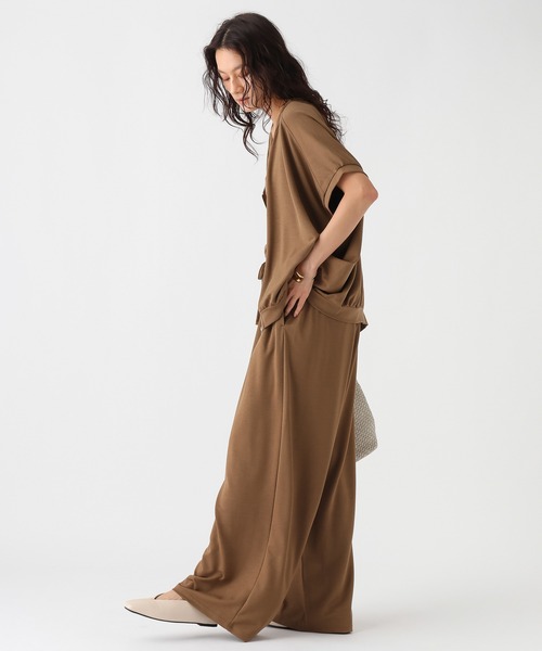 Elura(エルーラ)の「冷感Vネックプルオーバー/1045980(Tシャツ/カットソー・レディース・チャコールグレー/モカ/オフホワイト・FREE)」の13枚目の写真