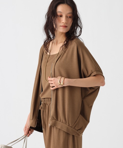 Elura(エルーラ)の「冷感Vネックプルオーバー/1045980(Tシャツ/カットソー・レディース・チャコールグレー/モカ/オフホワイト・FREE)」の15枚目の写真