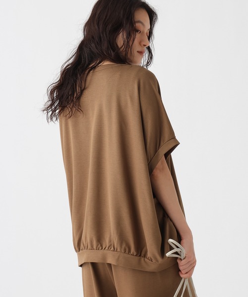 Elura(エルーラ)の「冷感Vネックプルオーバー/1045980(Tシャツ/カットソー・レディース・チャコールグレー/モカ/オフホワイト・FREE)」の16枚目の写真