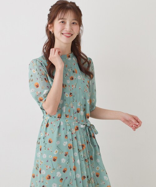 Sunauna（スーナウーナ）の「【co creation and yours／SS～L】多色花柄プリーツワンピース（ワンピース・レディース・ベージュ系/ネイビー系/グリーン系その他2・40/34/36/38）」の6枚目の写真