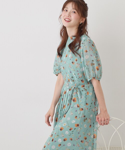 Sunauna（スーナウーナ）の「【co creation and yours／SS～L】多色花柄プリーツワンピース（ワンピース・レディース・ベージュ系/ネイビー系/グリーン系その他2・40/34/36/38）」の7枚目の写真