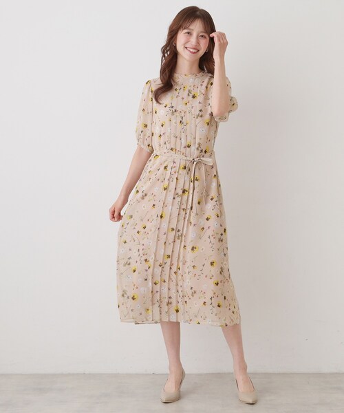 Sunauna（スーナウーナ）の「【co creation and yours／SS～L】多色花柄プリーツワンピース（ワンピース・レディース・ベージュ系/ネイビー系/グリーン系その他2・40/34/36/38）」の12枚目の写真