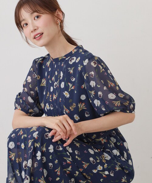 Sunauna（スーナウーナ）の「【co creation and yours／SS～L】多色花柄プリーツワンピース（ワンピース・レディース・ベージュ系/ネイビー系/グリーン系その他2・40/34/36/38）」の14枚目の写真